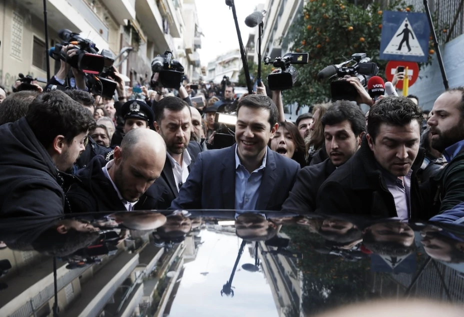 Alexis Tsipras, nuevo primer ministro de Grecia, presentó a su nuevo gabinete, el cual causó polémica por que no incluyó a mujeres y recortó lugares.