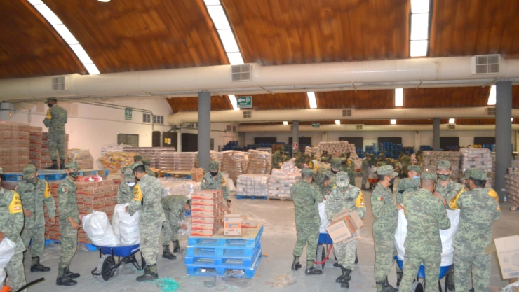 Soldados han repartido comida y agua a más 740 mil personas tras inundaciones en Tabasco