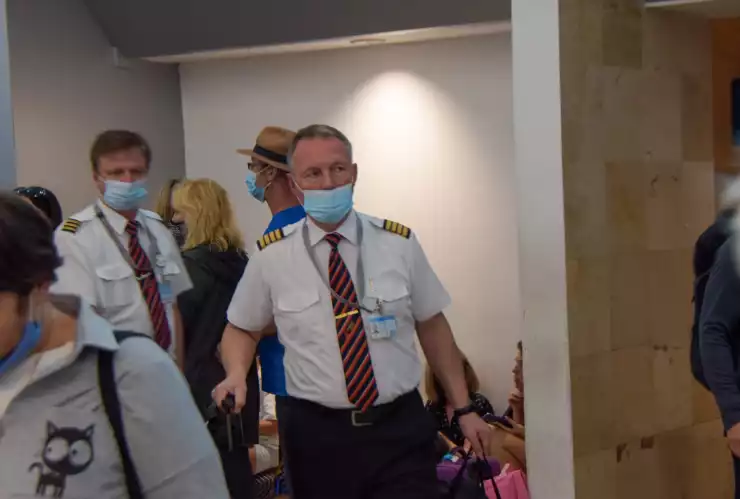 Turistas rusos varados en Cancún regresan a su país