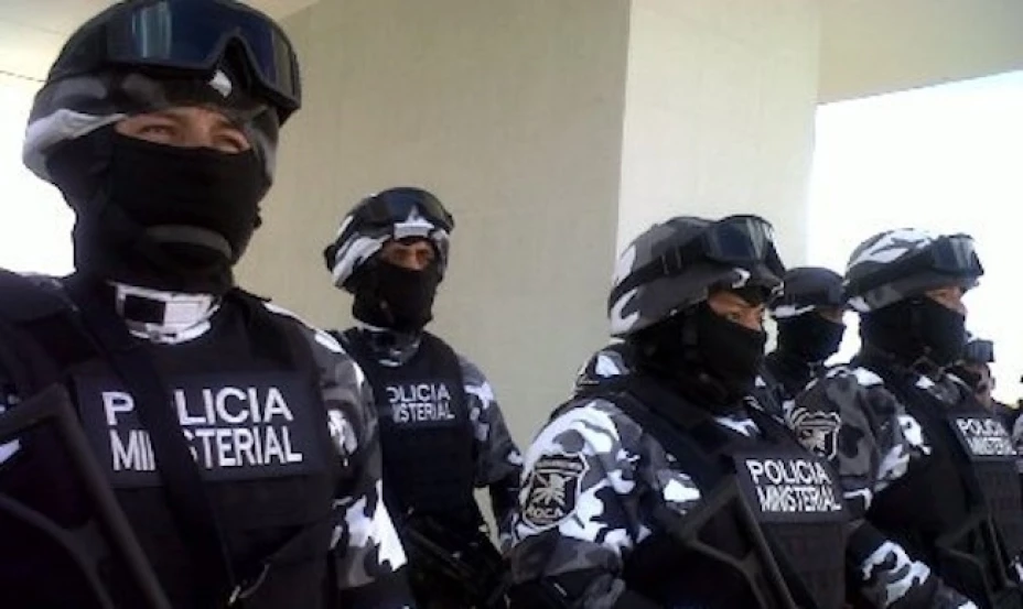 El Ministerio Público y Policía Ministerial de Villahermosa, realizaron un operativo en la casa del ex secretario de Egresos de Villahermosa, Miguel Ángel Contreras García