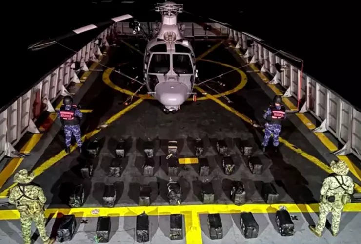 marina-decomisa-toneladas-presunta-cocaína-frente-costa-de-acapulco-video