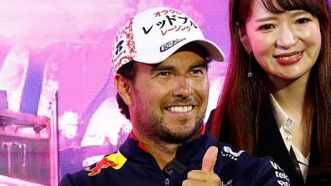 Checo Pérez en Japón