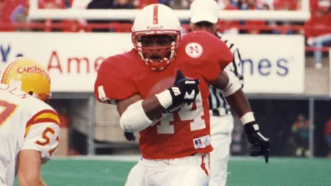 ¡Tragedia! Localizan sin vida a famoso futbolista tras una fuga de gas: Calvin Jones