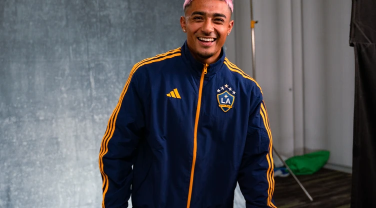 Julian Araujo.jpg