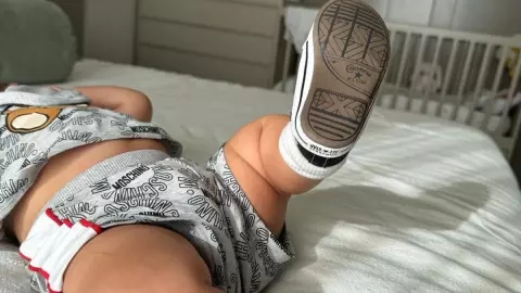 Hijo de Chistian Nodal y Cazzu.