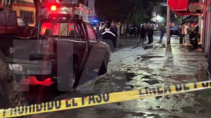 Ataque armado de sicarios mata dos personas en taquería de la CDMX
