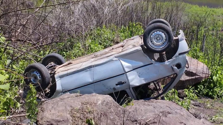 Conductora muere arrollada por tráiler