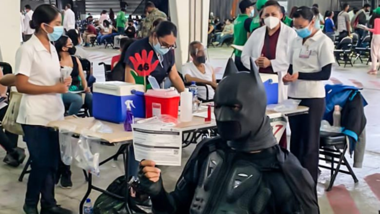 batman-vacunacion-cdmx.jpg