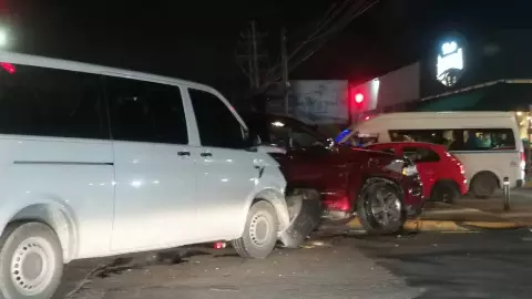 Accidente vehícular en Playa del Carmen; Av. 28 de julio.jpg