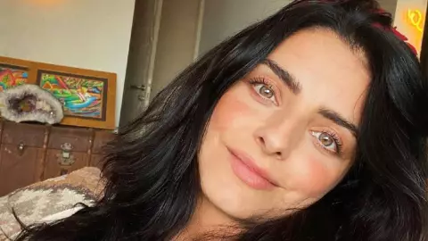 Aislinn Derbez comparte fotos del funeral de su madre.
