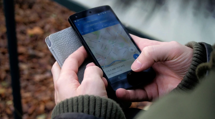 Iceblock permite reportes anónimos sobre redadas ICE en EU. Protege tu comunidad con esta app gratuita y sin registro.
