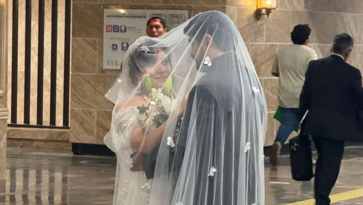 pareja metro cdmx