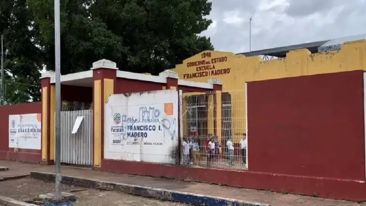ÚLTIMA HORA_ SEGEY anuncia SUSPENSIÓN de clases por AMENAZA del Huracán Helene en Yucatán