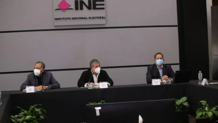 revocación de mandato INE visitas