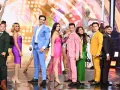 ¡Así dio inicio la Gran Final de La Academia 2024! Jaime Camil abrió el escenario con su carisma inigualable, dando la bienvenida a los exacadémicos, quienes cautivaron al público al interpretar “Vivir mi vida”. La emoción y el talento se desbordaron en una noche inolvidable.
