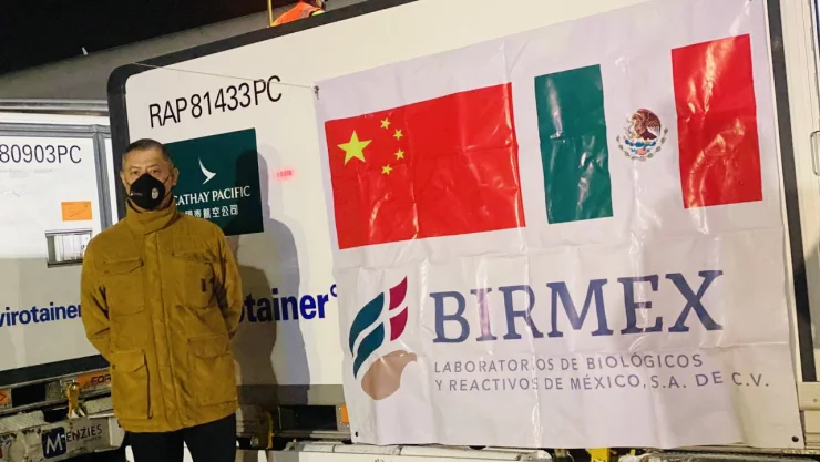 Llegan a México un millón de vacunas Sinovac para adultos mayores