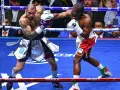 Fuerte golpe de Floyd Mayweather a John Gotti III