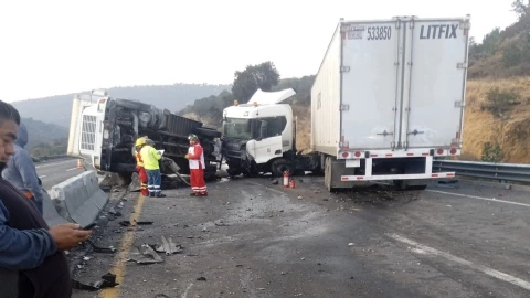 cierre de autopista Arco Norte dirección a Puebla