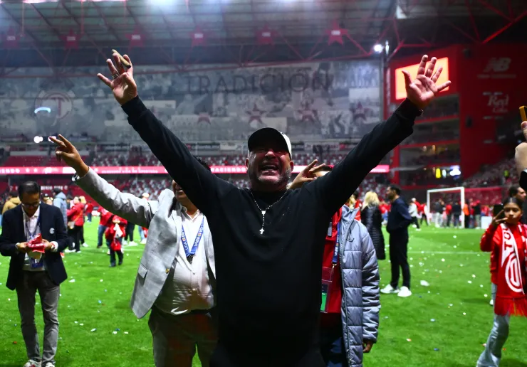 Turco Mohamed fue felicitado desde España