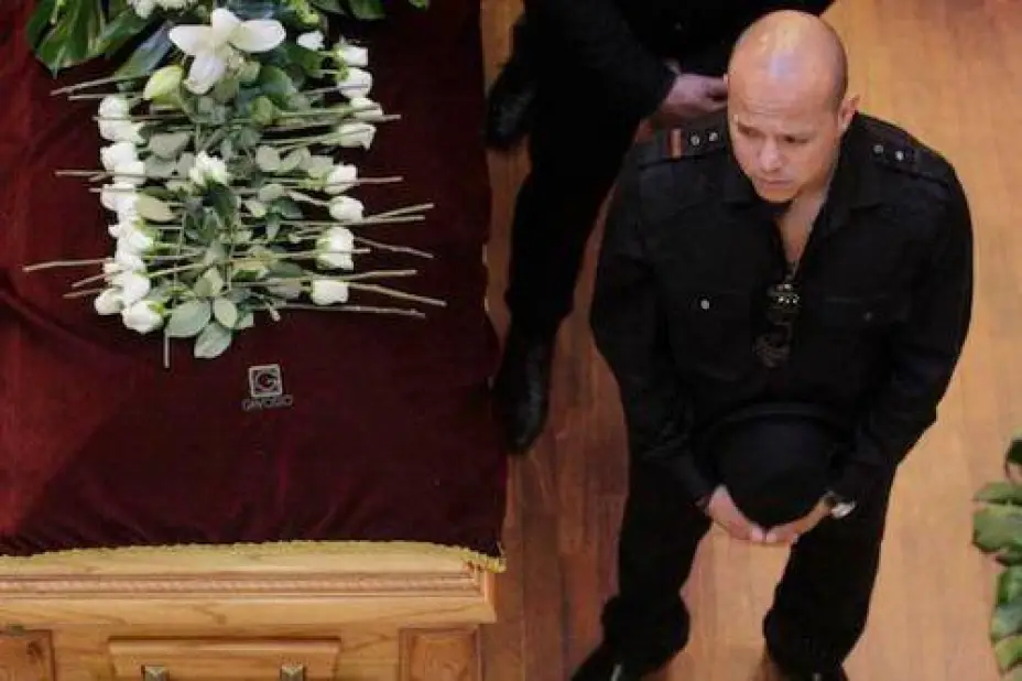 perro-aguayo-funeral.jpg