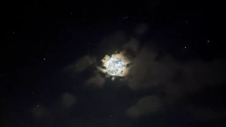 Año Nuevo bajo la Luna así se verá el cielo la última noche de 2025.jpg