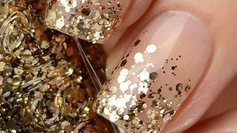 47 diseños de uñas para boda que puedes elegir para ese día especial: o incluso si eres invitada