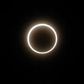 /estilo-de-vida/como-hacer-ritual-ayudara-eclipse-solar-2026