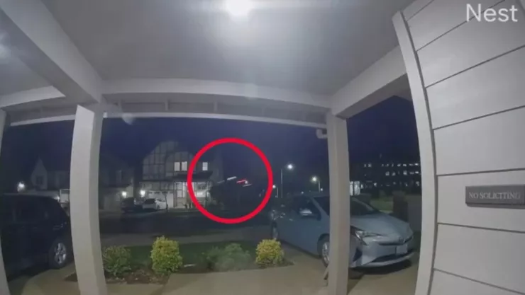 VIDEO DE IMPACTO: Camioneta salió volando y se impactó contra una casa en Oregón