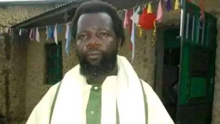 ¡Insólito! Hombre afirmó ser la REENCARNACIÓN DE JESUCRISTO y su comunidad quiso CRUCIFICARLO para ponerlo a prueba.jpg