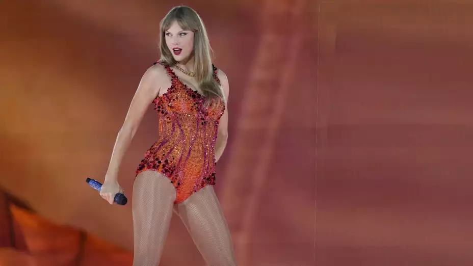 Taylor Swift en su concierto Eras Tour en París.