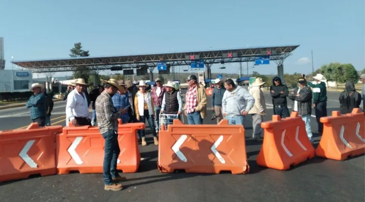 Megamarcha transportistas CDMX 2026: Calles cerradas por manifestantes este 20 de mayo 2026