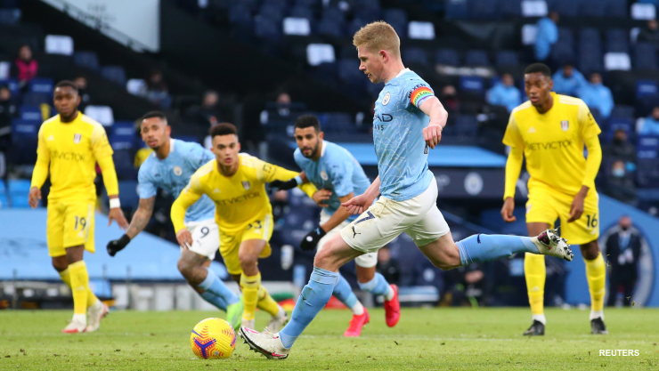 Kevin De Bruyne cobra el penal