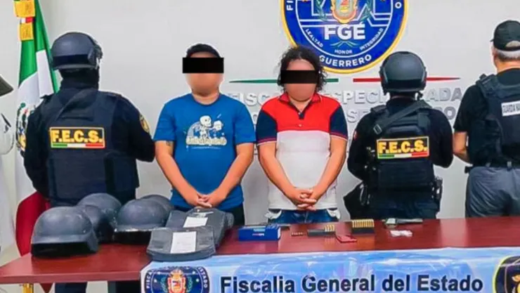 Edgar “N” y Erwin “N”, detenidos tras cateo en Acapulco.