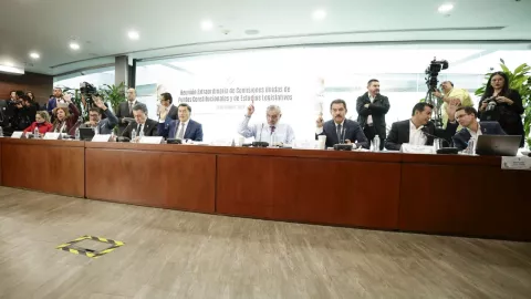 Comisiones del Senado avalan ‘supremacía constitucional'; pasa al Pleno