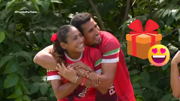 Zudy y Pato reciben el primer regalo para su bebé.