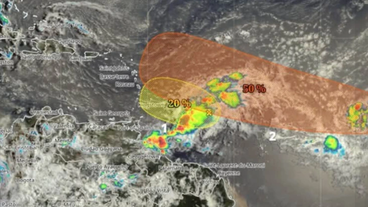 ¡Pierde más fuerza! Zona de baja presión en el Atlántico DISMINUYE su probabilidad de desarrollo ciclónico