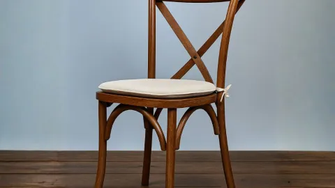 6 opciones para reemplazar las sillas modernas de tu casa por modelos retro