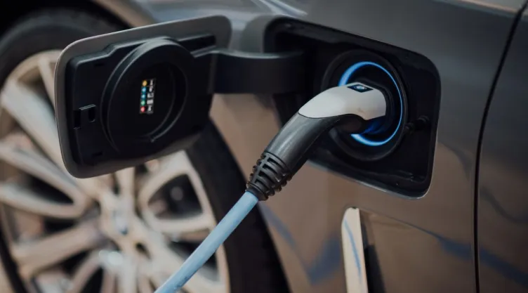 Tesla: ¿Los autos eléctricos usan gasolina?