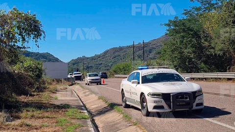 Hallan dos cuerpos en autopista Mazatlán- Durango