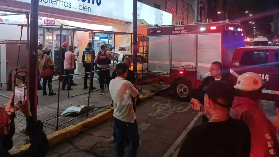 ¡Atropellados, choques y volcaduras! Noche de accidentes en CDMX