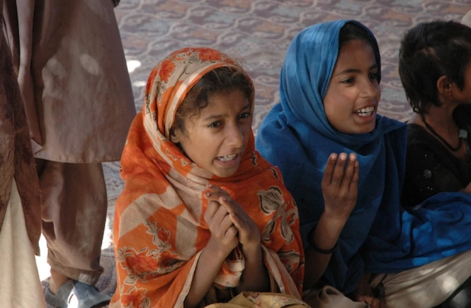 Los llamados “crímenes de honor”, presuntamente ordenados por una Jirga tribal (consejo tribal), son comunes en el norte de Pakistán, donde las mujeres rara vez son vistas por hombres que no son sus parientes