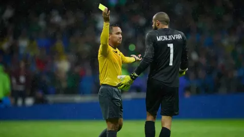  Ivan Barton árbitro México Honduras Nations League Estadio Azteca