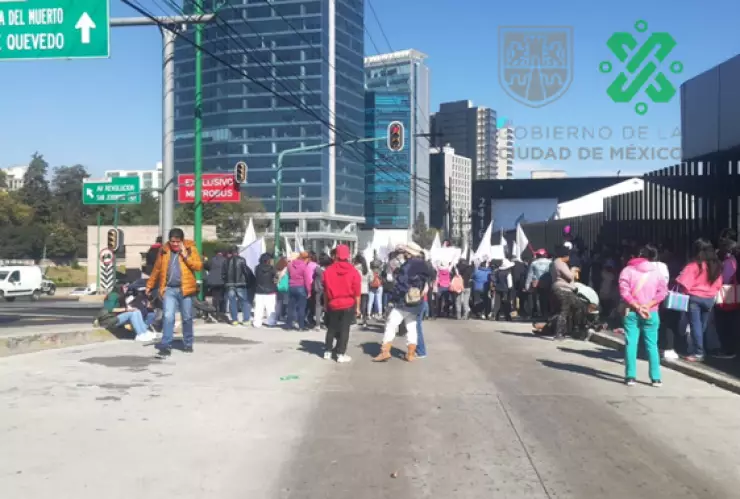 Manifestantes afectan circulación sobre Insurgentes a la altura de Conagua en la CDMX