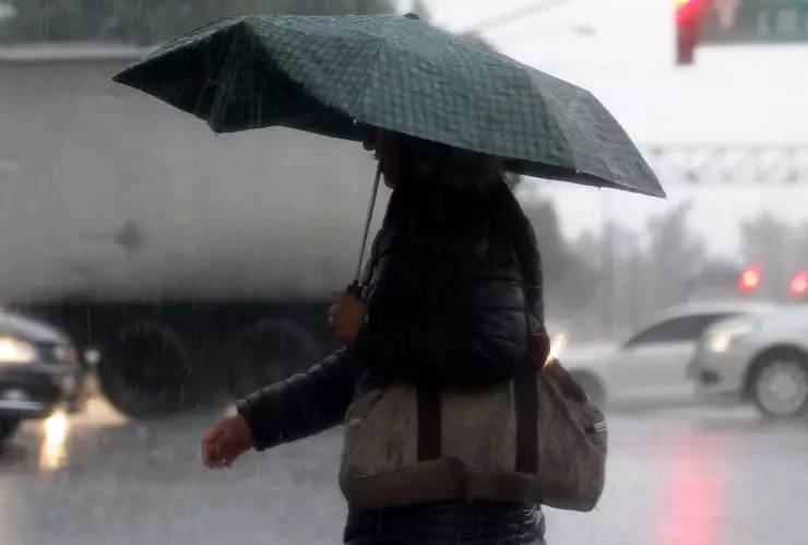 Lluvia intensa genera afectaciones en la capital