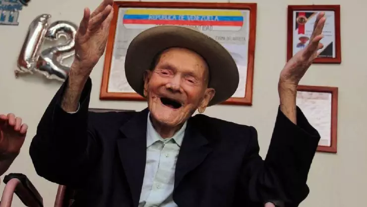 Muere el hombre más longevo del mundo a sus 114 años.jpg