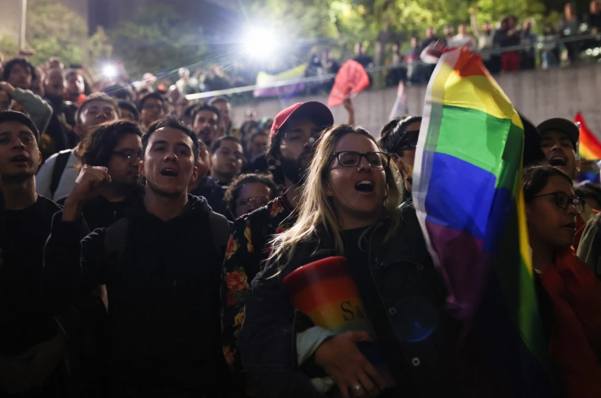 Se manifiestan en México por muerte del magistrado Ociel Baena.