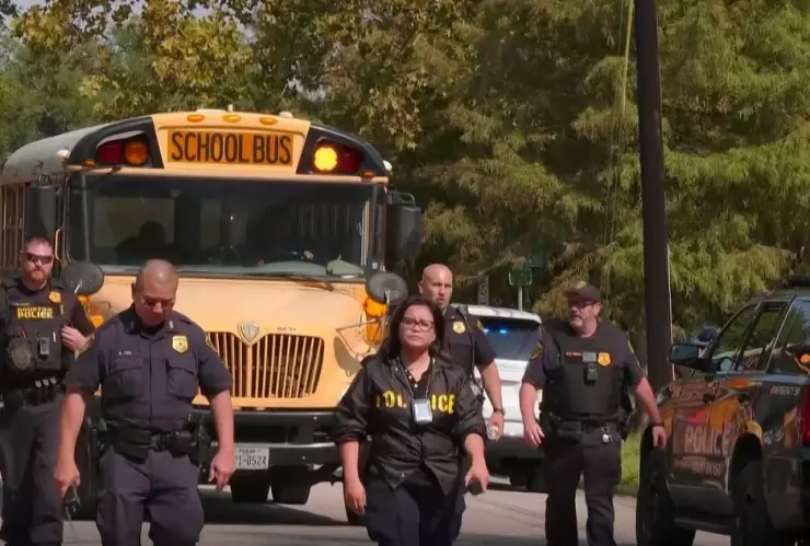Policía responde a llamada de tiroteo activo en escuela; era un engaño