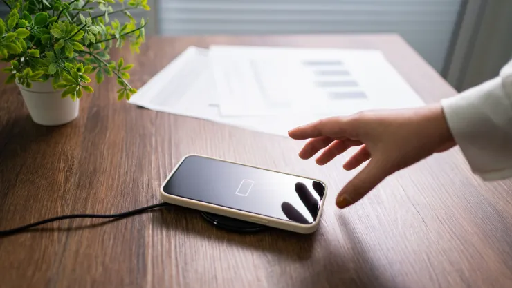 Descubre cómo cargar el celular para no dañar la batería