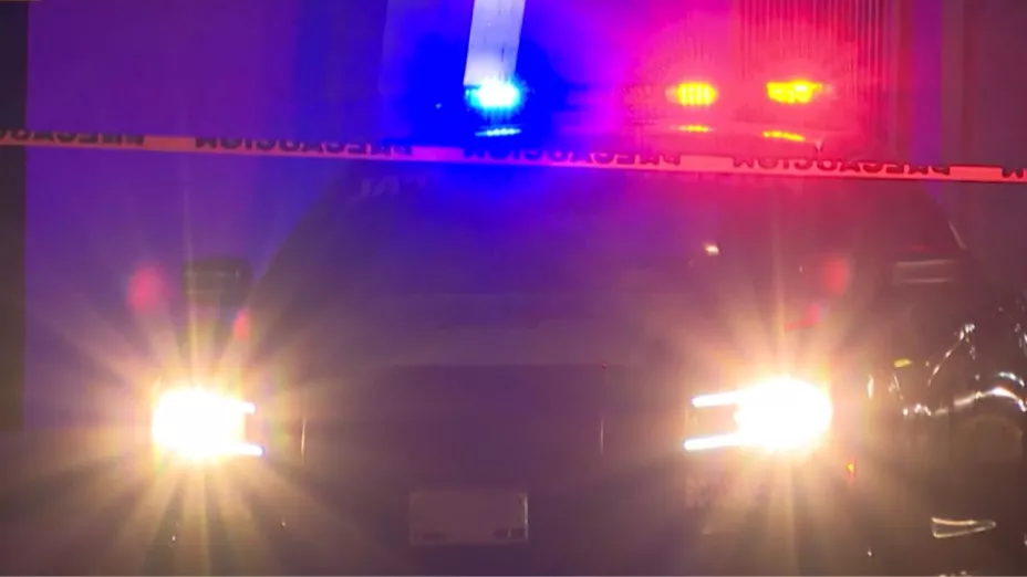 Investigan doble homicidio tras incendio de vehículo en Murua Poniente
