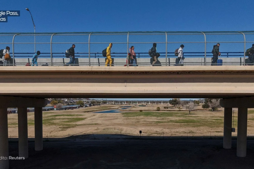 migrantes_cruce_fronterizo_eagle_pass_texas_donald_trump_asilo